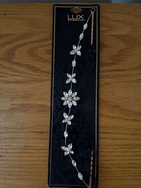 LUX Crystal Floral Hair Vine in Silver
